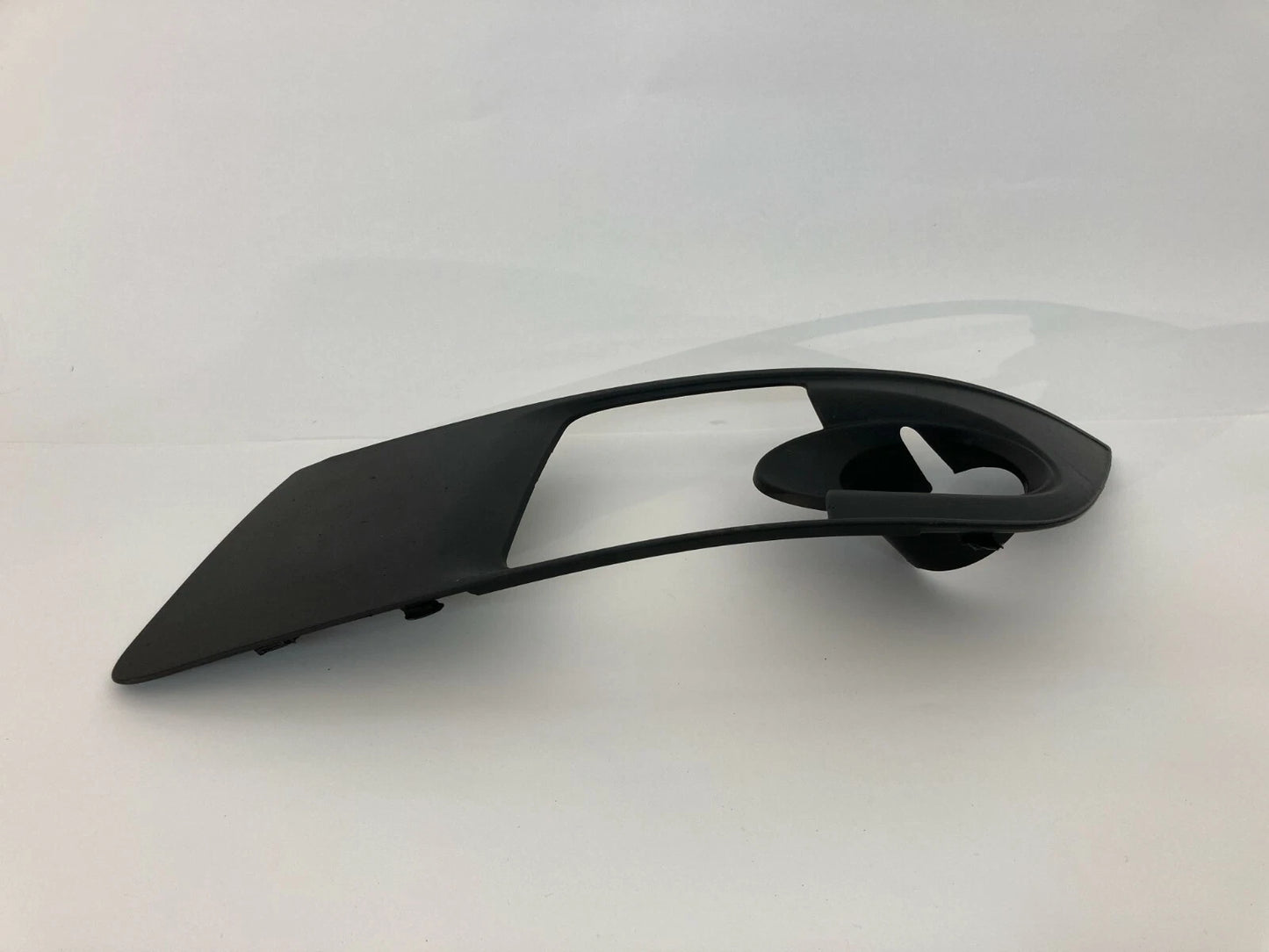 2007-2010 SATURN OUTLOOK FRONT LEFT DRIVER SIDE FOG LAMP TRIM COVER 15947965 OEM