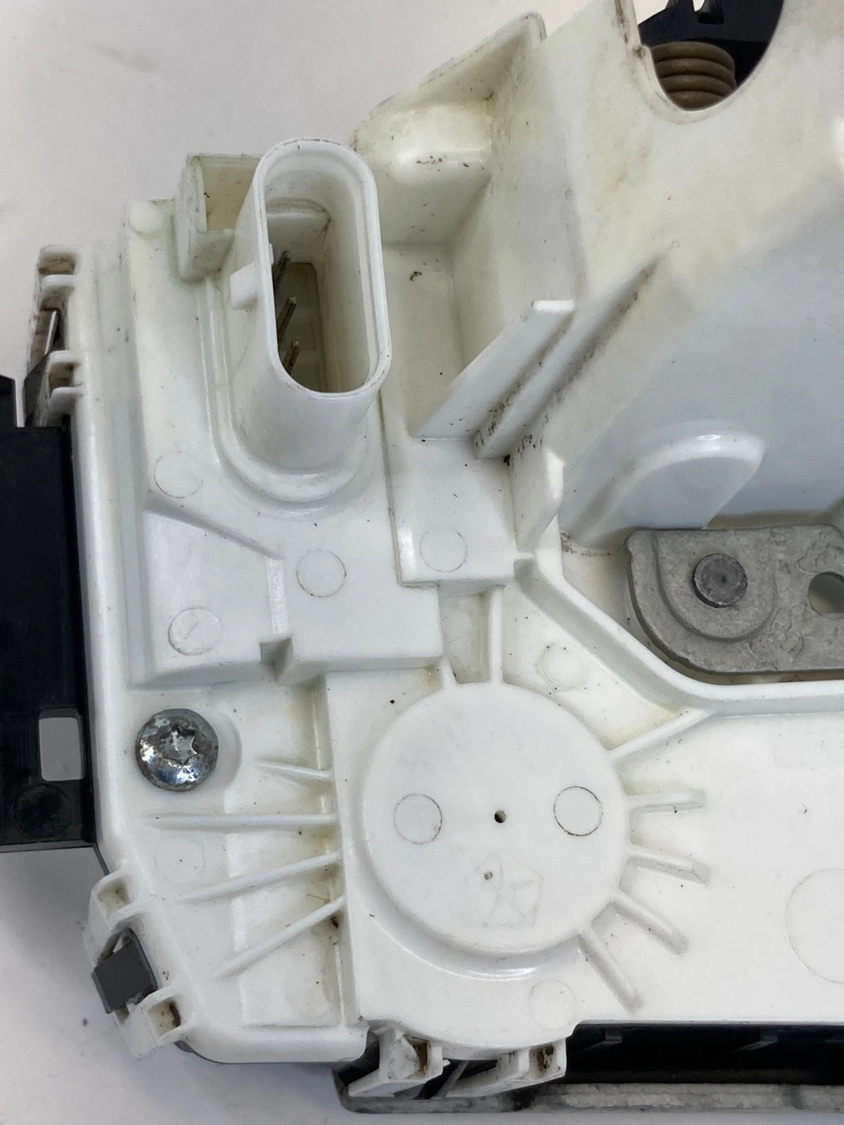 2011-2016 CHRYSLER TOWN & COUNTRY FRONT RIGHT DOOR LOCK LATCH ACTUATOR 04589694A