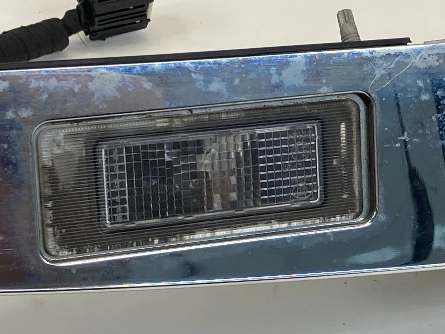 2010-2015 CHEVY EQUINOX LIFTGATE CHROME APPLIQUE MOLDING W/O CAMERA 22869810 OEM