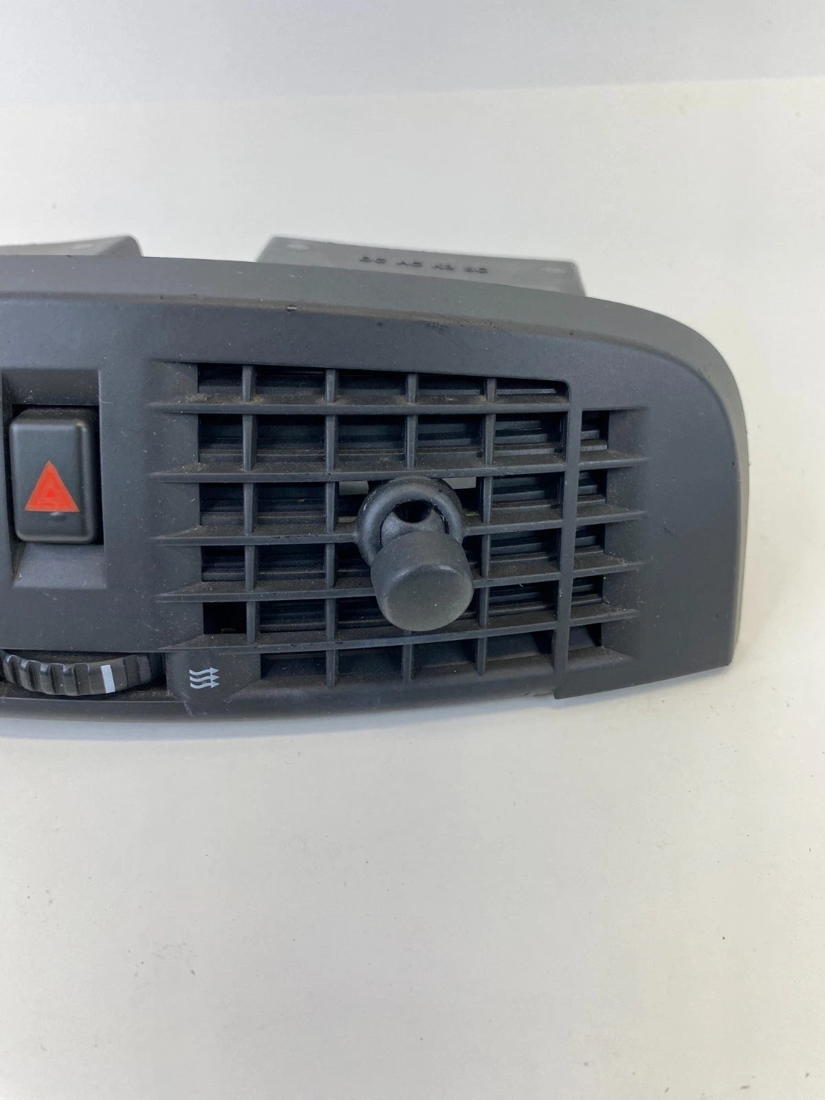 2004-2007 CADILLAC CTS CENTER DASH AC A/C HEATER AIR VENT GRILLE 25703804 OEM