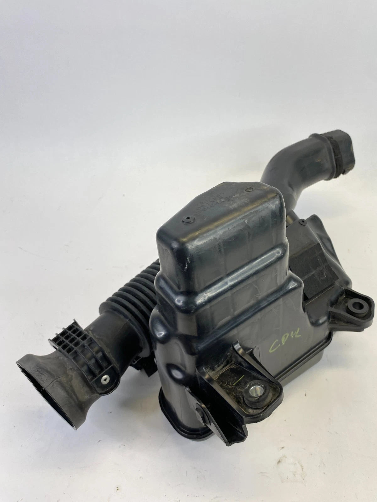 2010 2011 TOYOTA PRIUS 1.8L ENGINE AIR INSTAKE RESONATOR ASSY 17750-37010 OEM