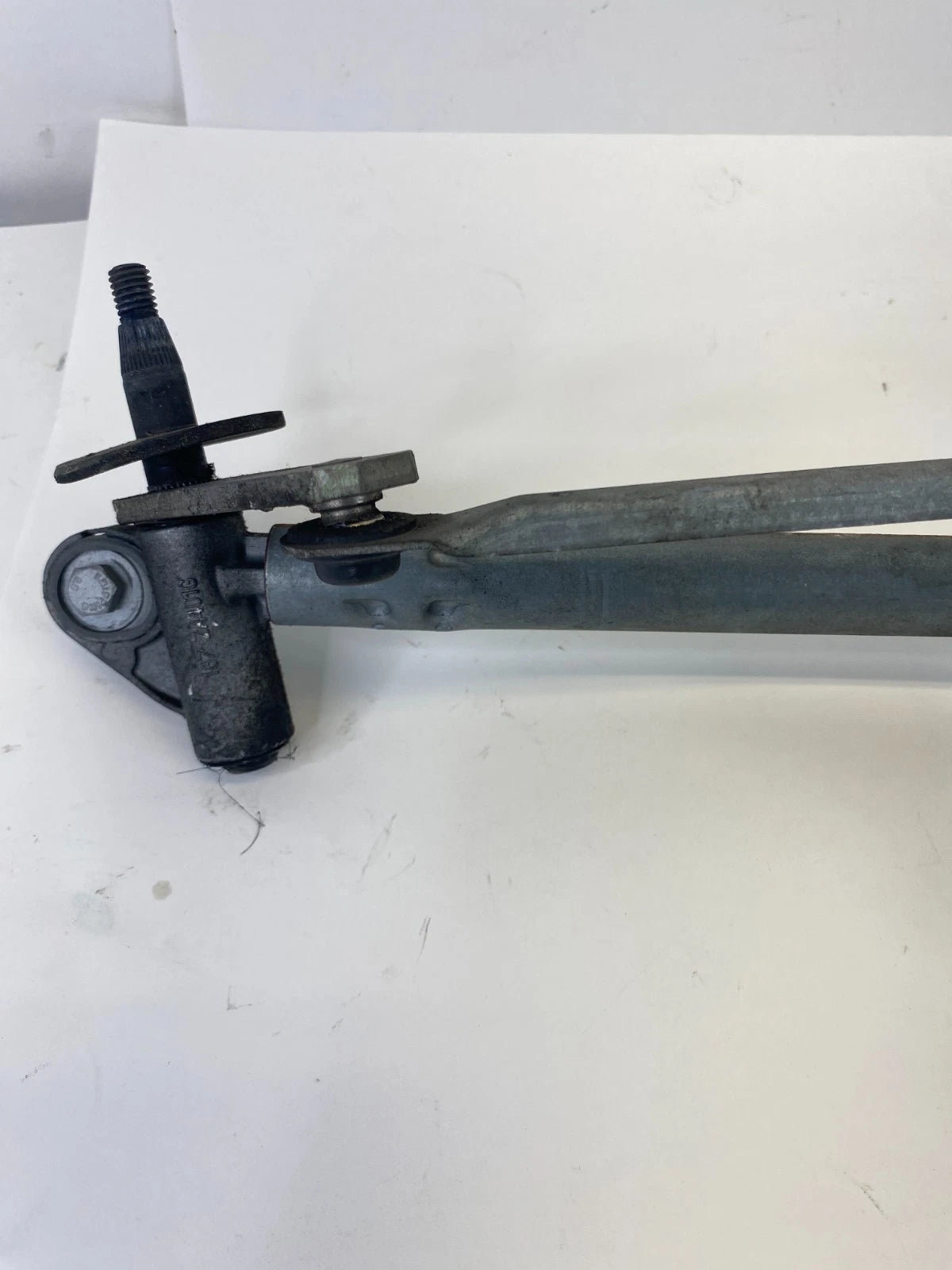 2007-2015 MINI COOPER WINDSHIELD FRONT WIPER MOTOR LINKAGE VALEO 54126867 OEM