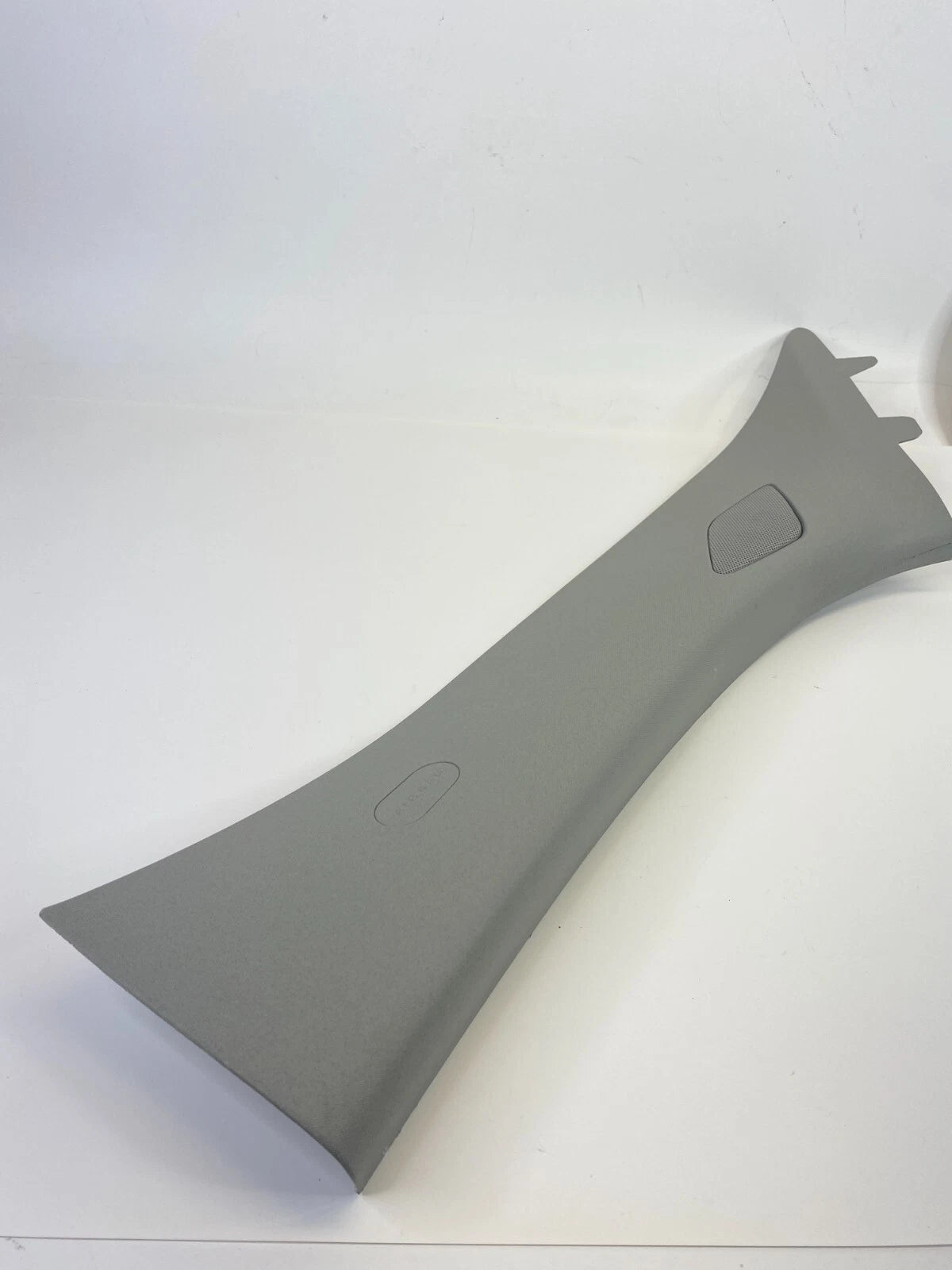 10-17 CHEVROLET EQUINOX FRONT LEFT WINDSHIELD A PILLAR MOLDING TRIM W/ SPEAKER
