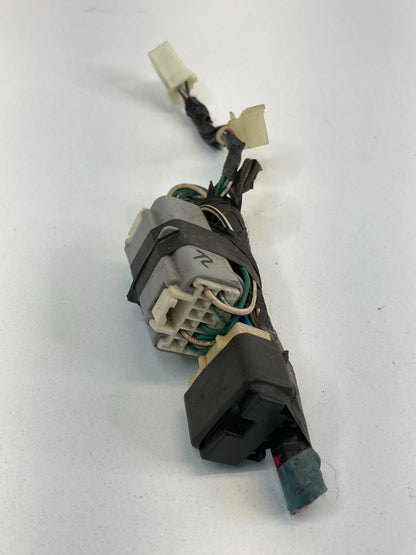 2003 2004 TOYOTA MATRIX HATCHBACK REAR LEFT TAIL LIGHT TAILLIGHT WIRING WIRE OEM