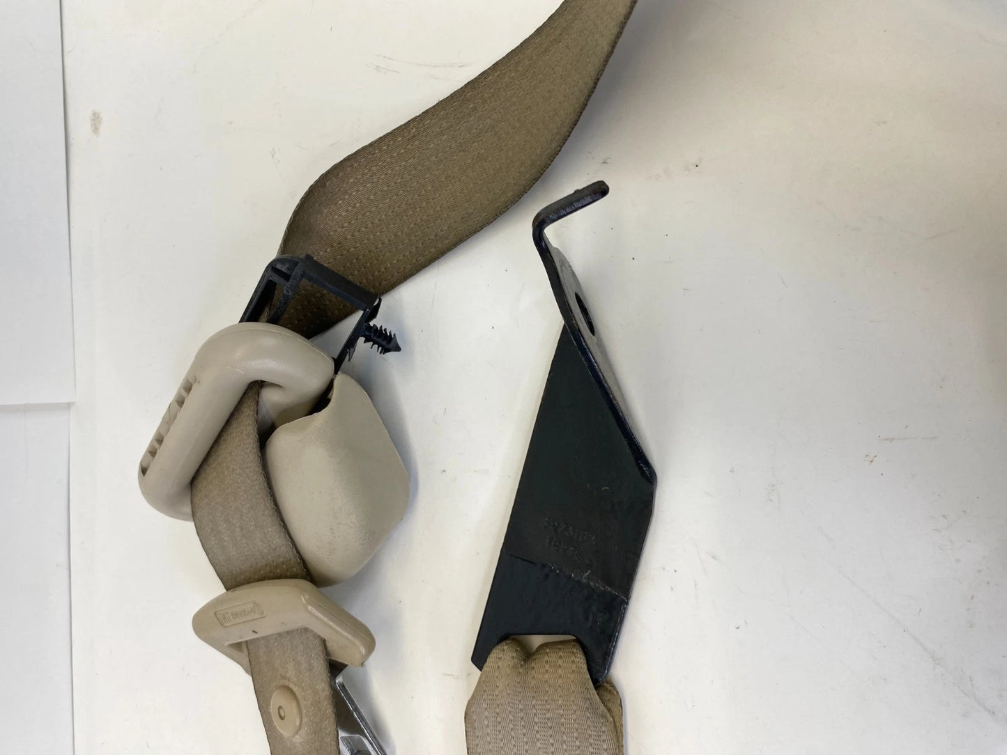 2003-2006 LINCOLN NAVIGATOR FRONT RIGHT SEAT BELT RETRACTOR TAN UNIT OEM FACTORY