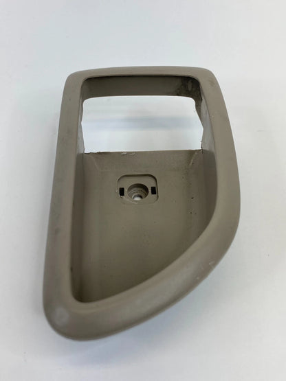 2003-2009 KIA SORENTO FRONT RIGHT SIDE INNER DOOR HANDLE BEZEL TRIM 82622-3E000