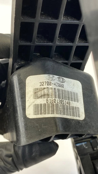 2013-2018 HYUNDAI SANTA FE SPORT GAS PEDAL ACCELERATOR SENSOR 32700-4Z000 OEM