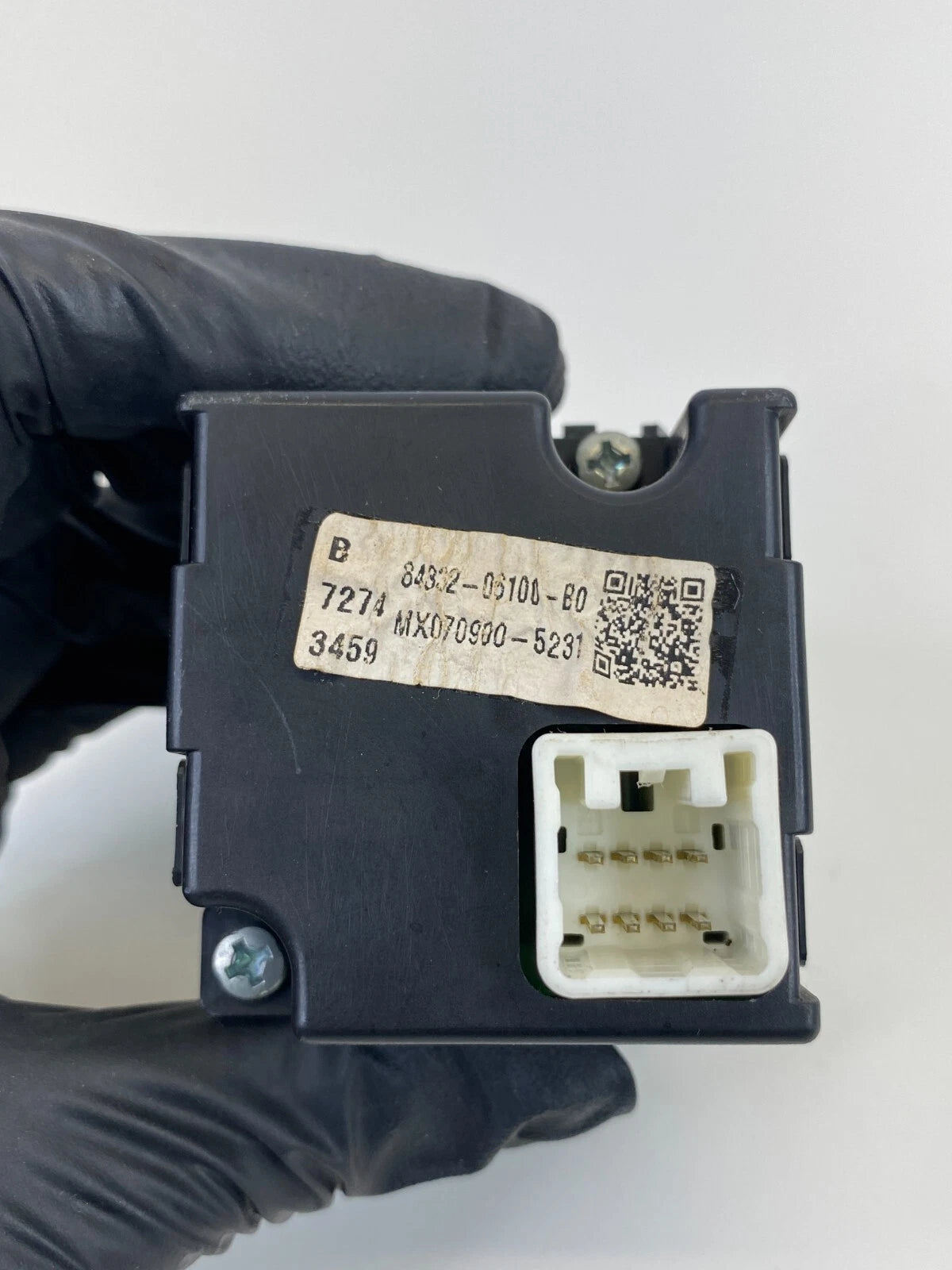 2007-2011 TOYOTA CAMRY CENTER DASH HAZARD EMERGENCY WARNING SWITCH 84332-06100