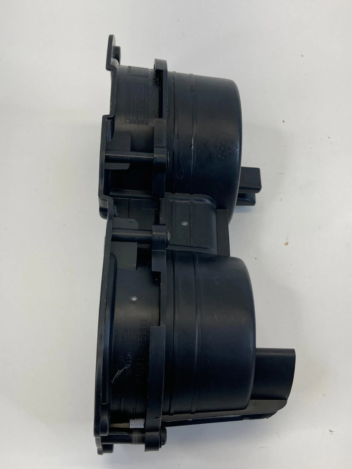 2006-2011 HYUNDAI ACCENT CENTER CONSOLE DUAL CUP HOLDER ASSY 84642-1E201 OEM