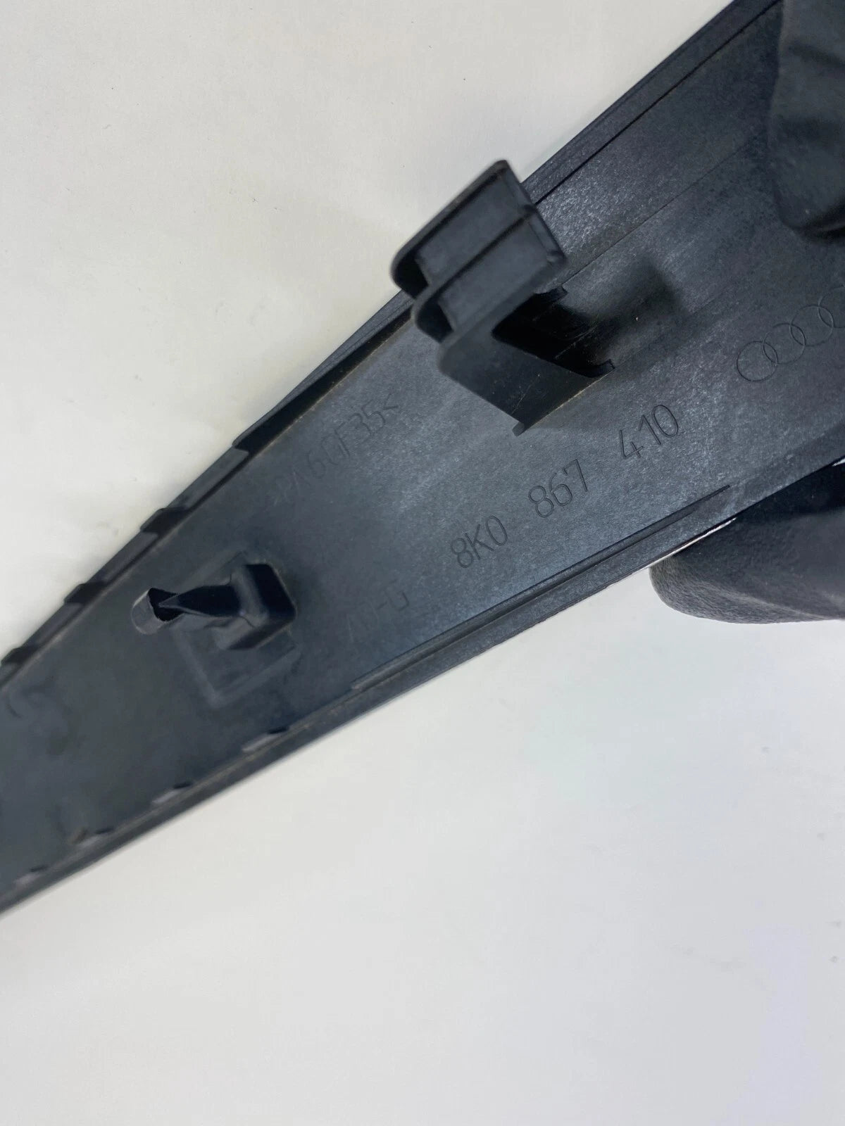 09-16 AUDI A4 QUATTRO FRONT RIGHT DOOR ORNAMENT PANEL TRIM MOLDING 8K0867410 OEM