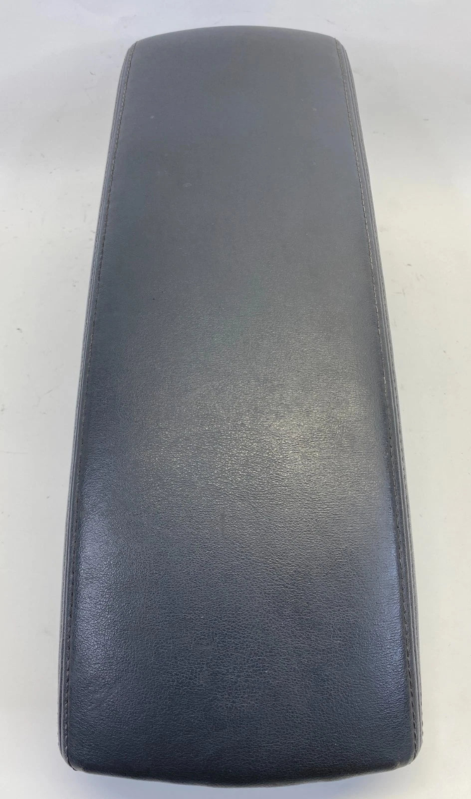 2010-2011 TOYOTA PRIUS CENTER CONSOLE ARMREST LID TOP COVER GRAY OEM 58917-47010