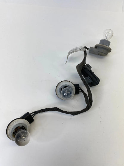 2002-2007 SATURN VUE TAIL LIGHT LAMP WIRE HARNESS REAR PLUG 2GCX-13407-AC OEM