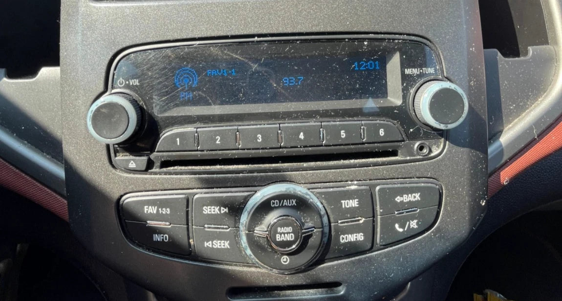 2012-2015 CHEVROLET SONIC RADIO CD PLAYER AM FM BLUETOOTH STEREO OEM 95179057