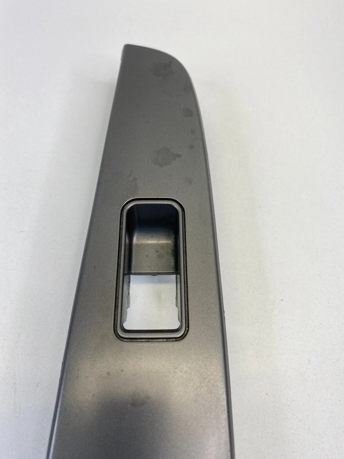 2007-2009 MAZDA 3 MAZDA3 REAR LEFT SIDE DOOR POWER WINDOW SWITCH BEZEL B37F685L6