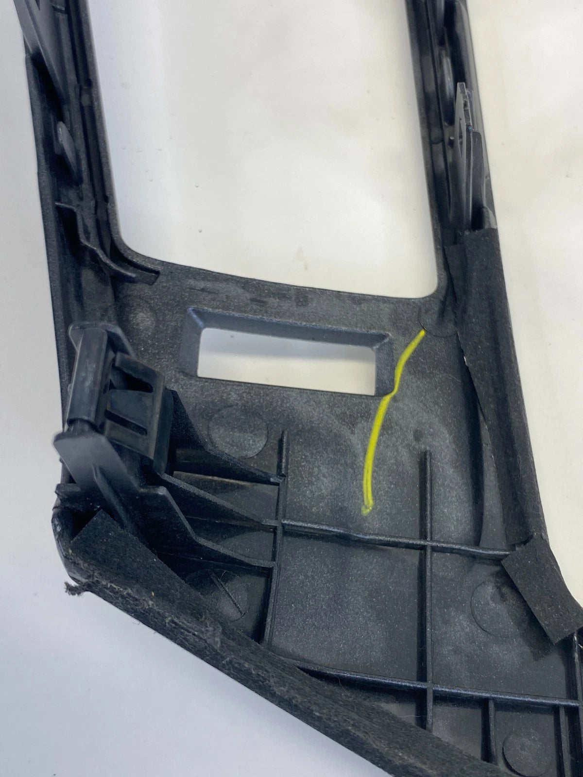 2011-2016 CHEVROLET CRUZE DASH RADIO SURROUND BEZEL TRIM PANEL OEM 94567907