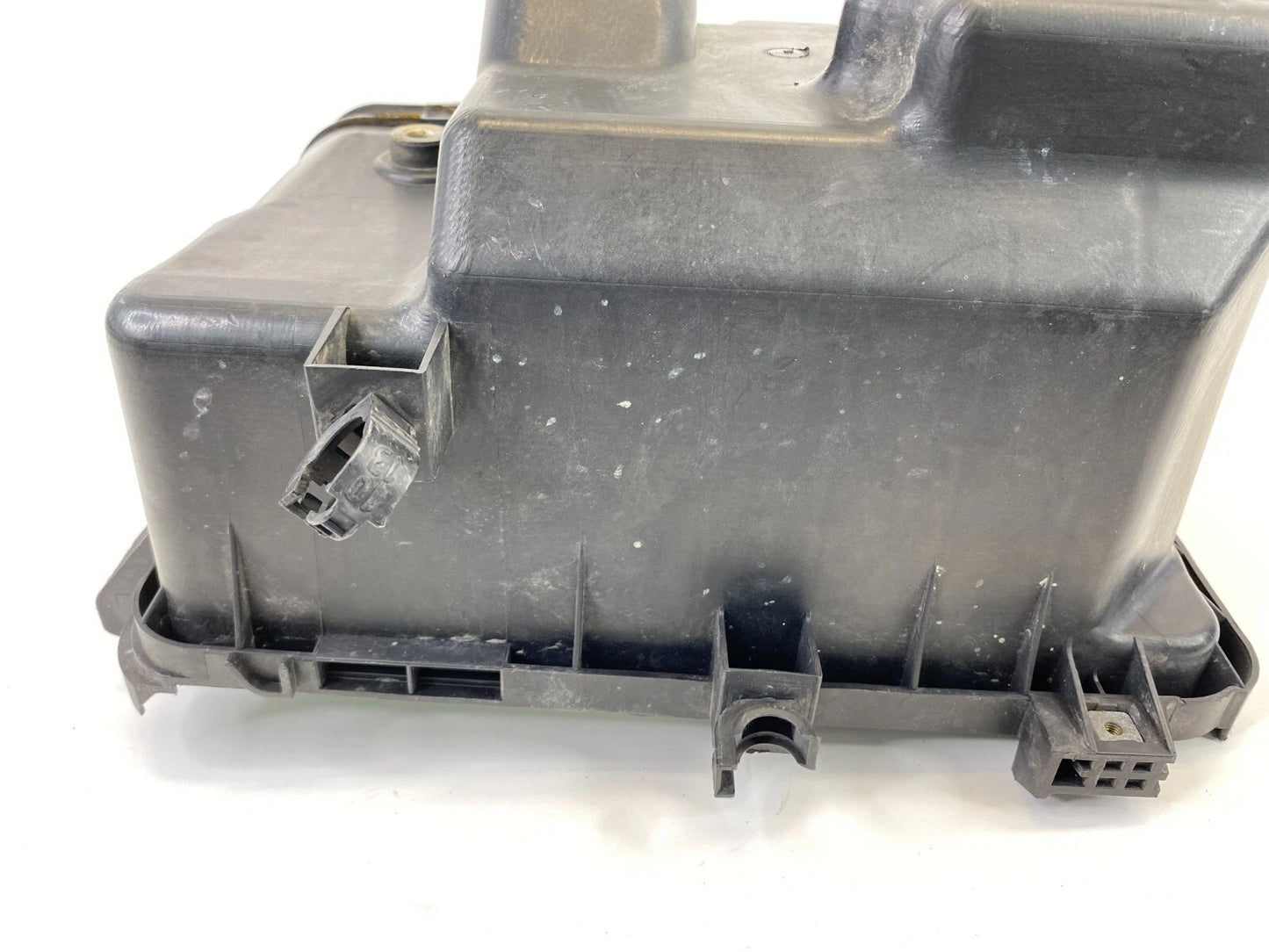 2004-2006 TOYOTA CAMRY 3.0L LOWER AIR INTAKE CLEANER FILTER BOX OEM 17701-0A100