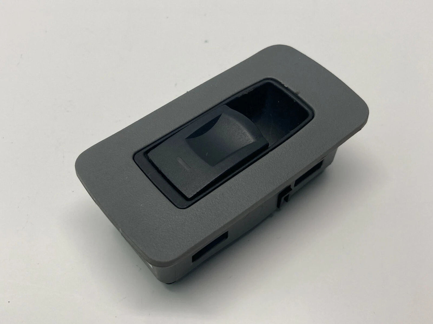 2005-2010 CHRYSLER 300 REAR LEFT BACK SIDE DOOR WINDOW SWITCH BEZEL 1052530AB