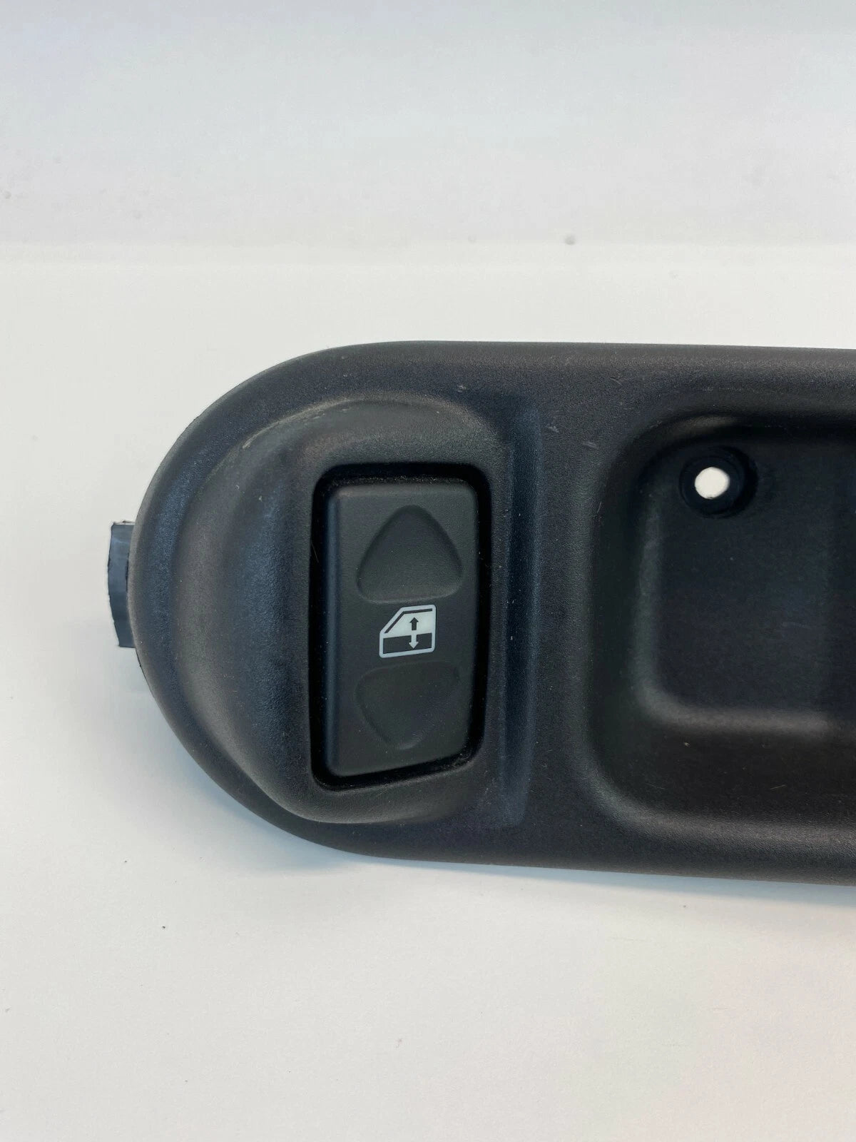 03 04 LAND ROVER DISCOVERY FRONT RIGHT INNER DOOR BEZEL W/ SWITCH YUF000200PUY