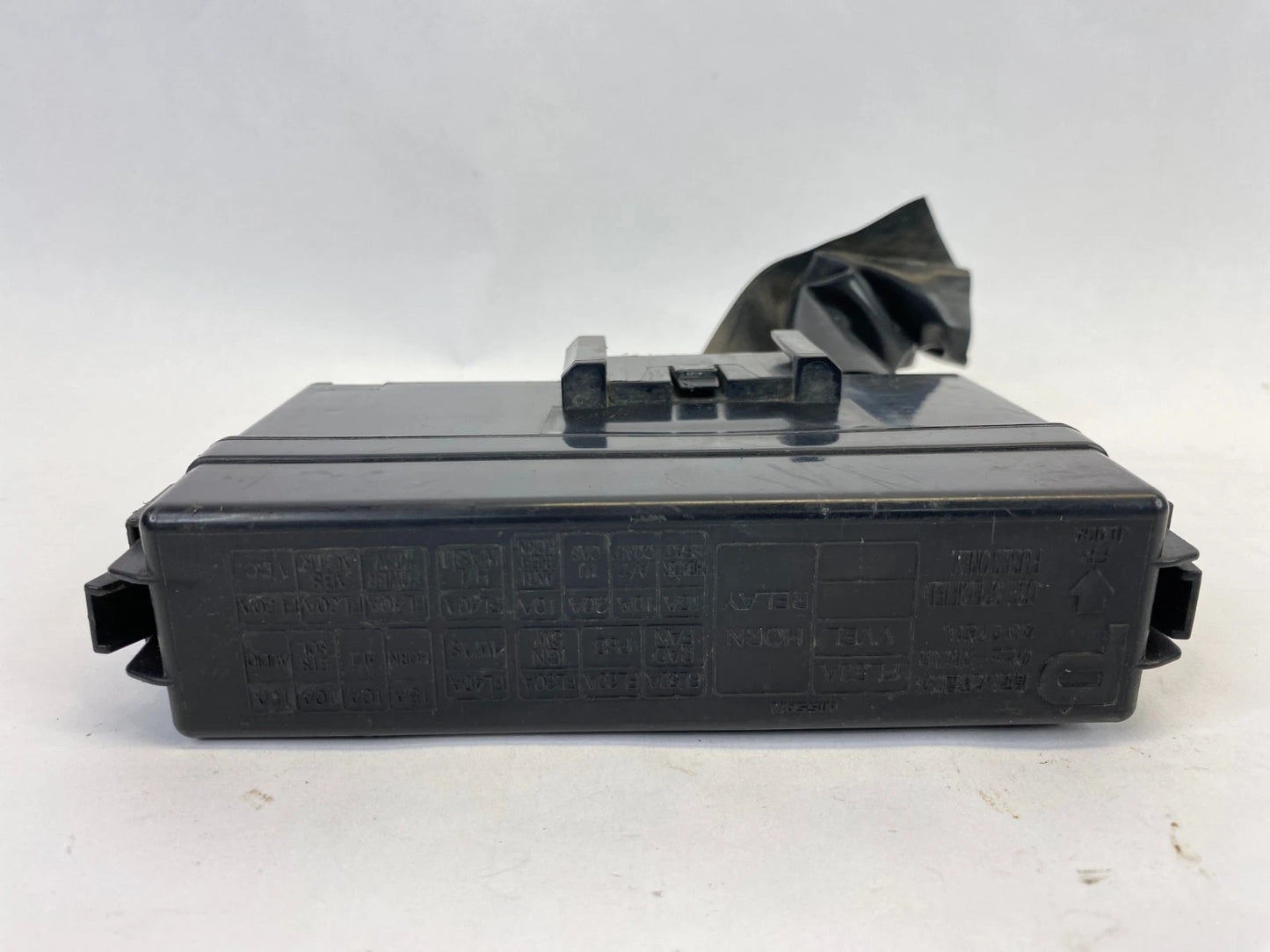 2008-2013 INFINITI G37 ENGINE BAY BATTERY FUSE RELAY BOX MODULES OEM 24381-7990A
