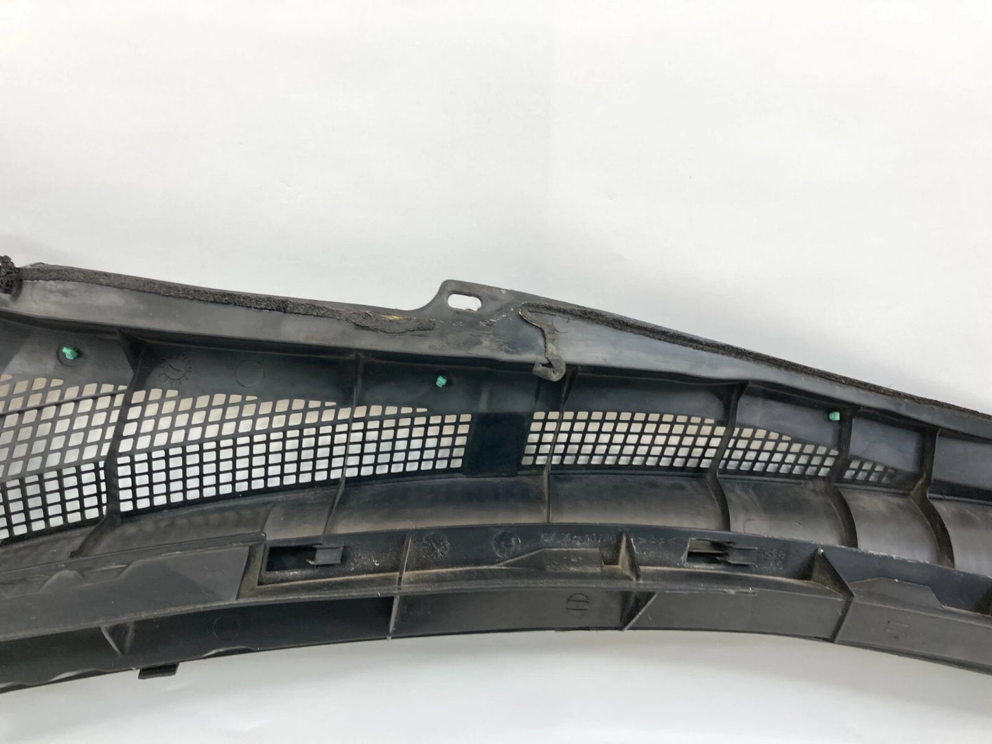 2003-2008 MAZDA 6 FRONT RIGHT SIDE WIPER ARM COWL TRIM COVER GK2A-507R0 OEM