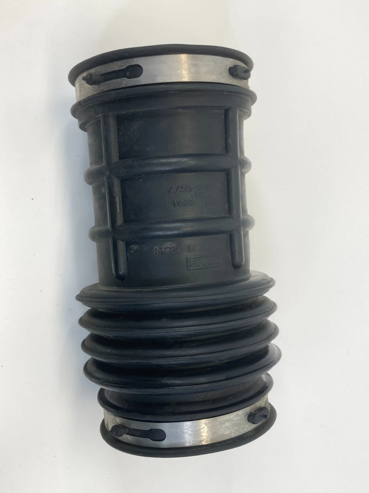 10-19 LINCOLN MKT 3.5L TURBO AT AIR CLEANER INTAKE HOSE DUCT AA53-9F805-AE OEM
