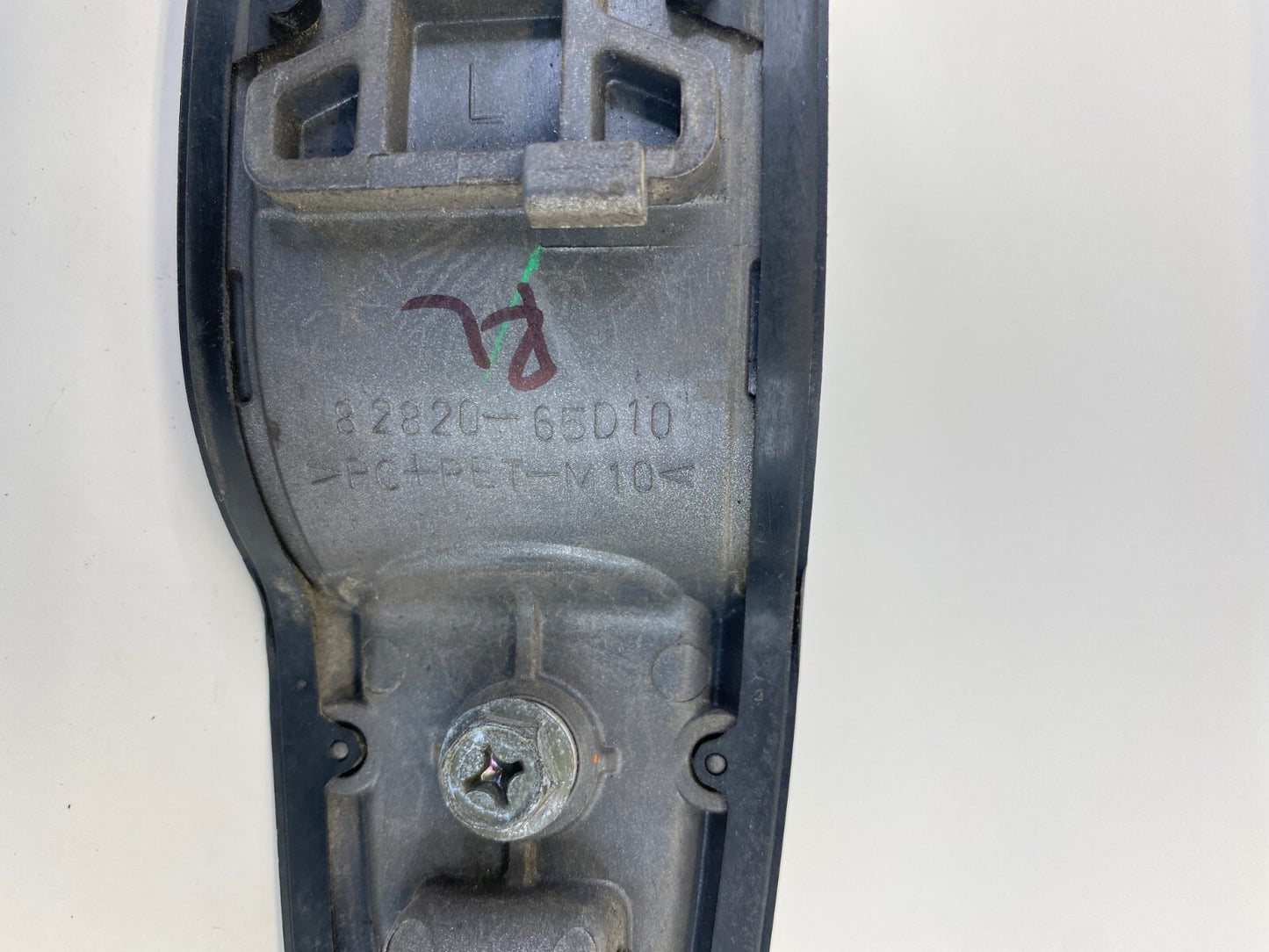 2003-2006 Suzuki XL-7 Rear Left Side Exterior Door Handle 82820-65D10 OEM