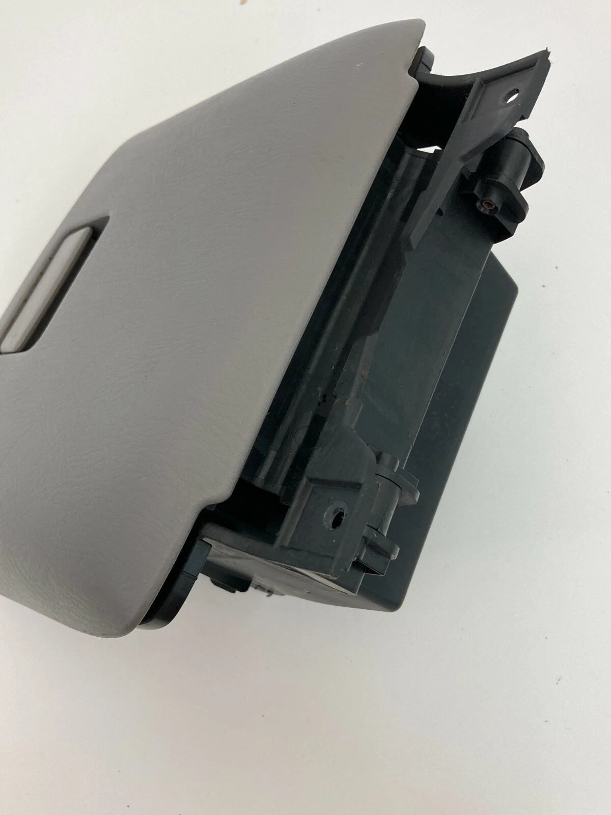 1999-2004 HONDA ODYSSEY DASH CENTER LOWER PANEL GLOVE BOX STORAGE COMPARTMENT