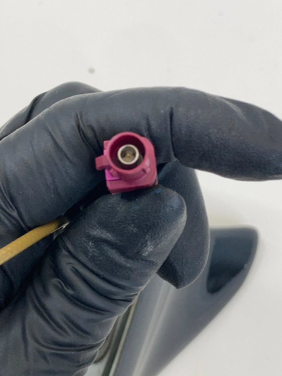 2011-2016 Buick LaCrosse Roof Shark Mount Antenna Mast Assembly 20786831 OEM