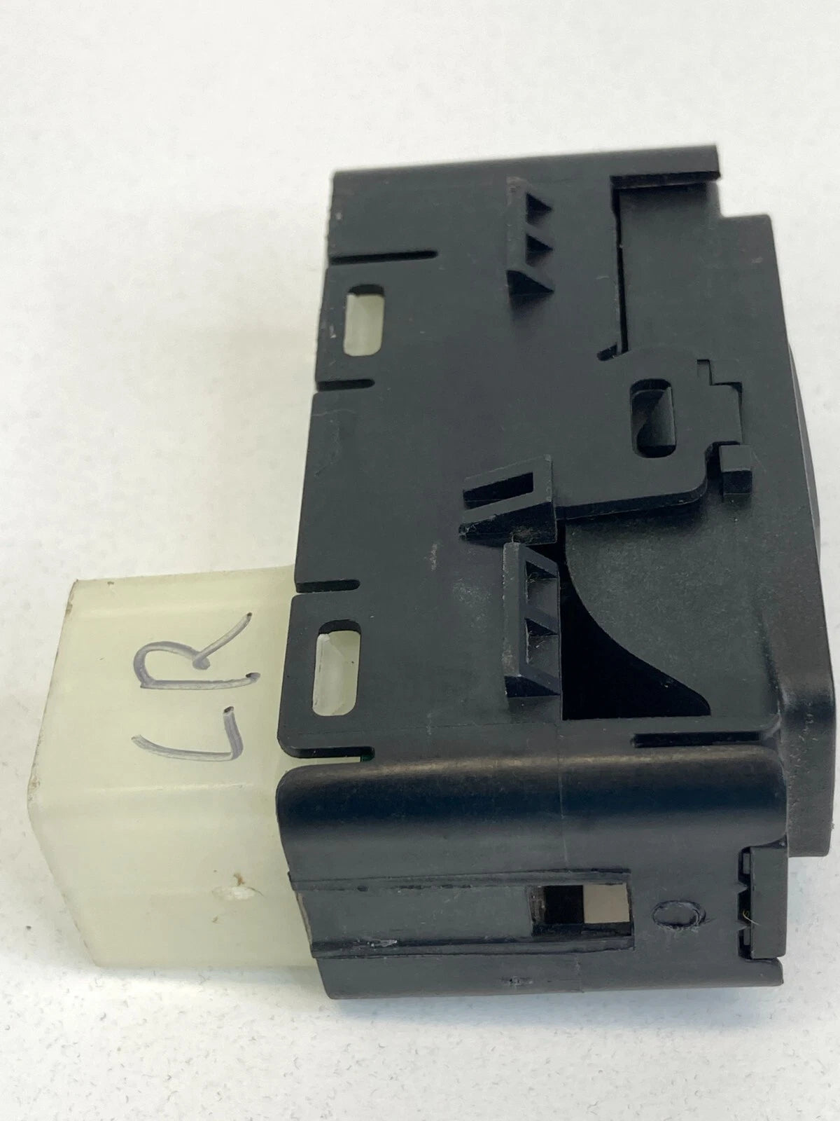 2011-2017 JEEP PATRIOT REAR LEFT SIDE DOOR WINDOW CONTROL SWITCH BUTTON RR LH