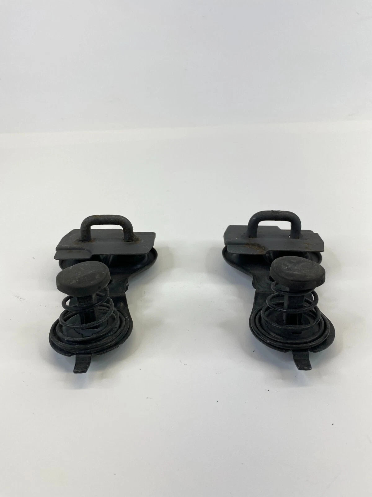 03-06 MERCEDES-BENZ E500 UPPER HOOD LOCK LATCH CATCH STRIKER SET OF 2 2118800360