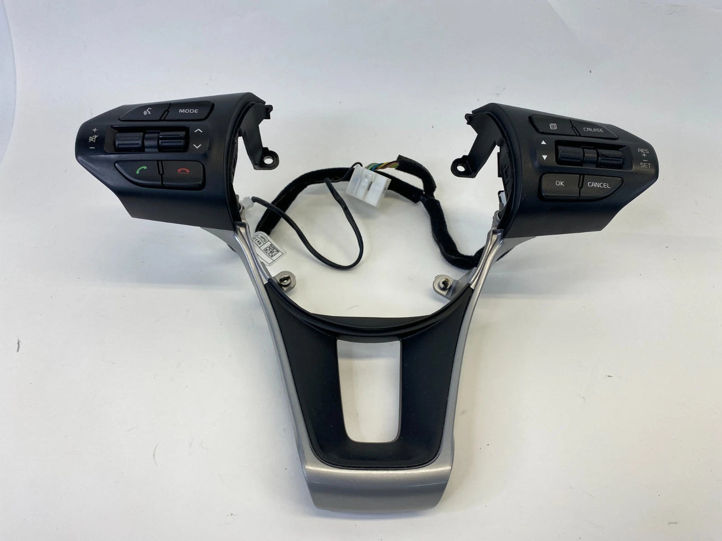 2016-2018 KIA SORENTO STEERING WHEEL CRUISE & AUDIO CONTROL SWITCH W/BEZEL TRIM