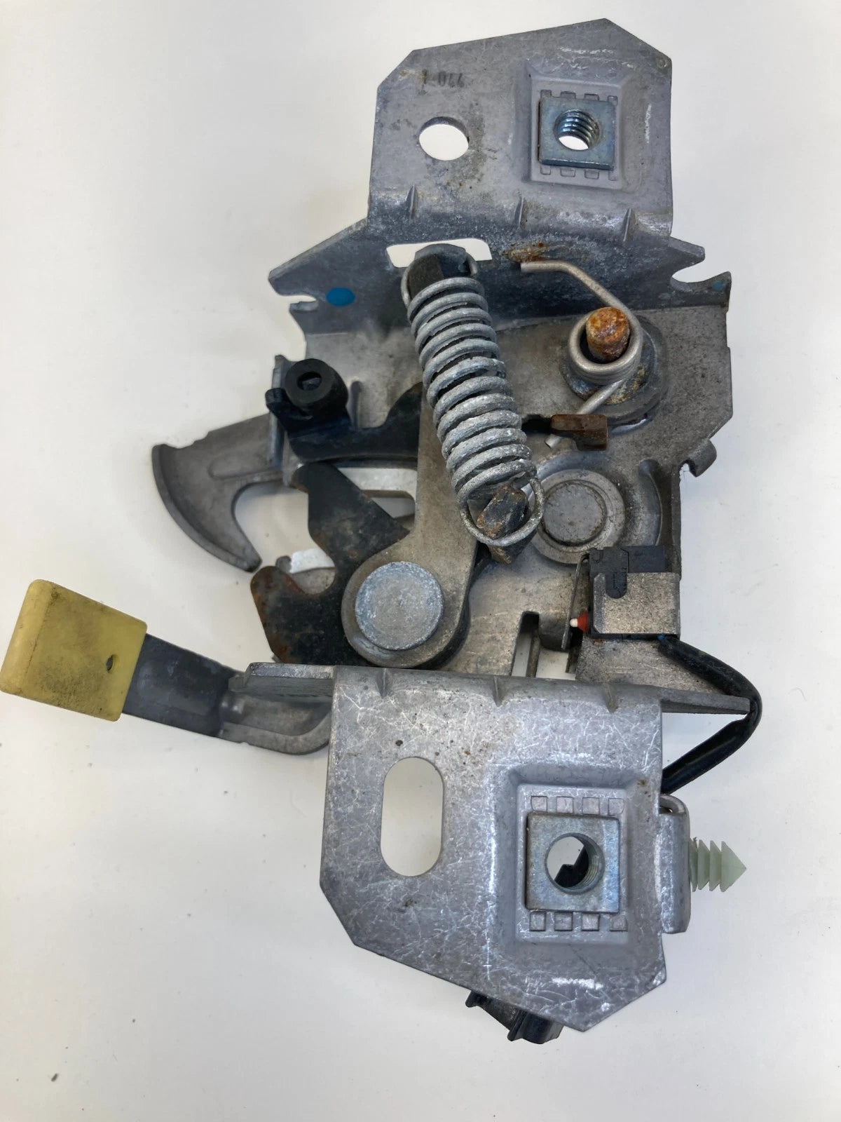 2004-2011 04-11 VOLVO S40 FRONT HOOD LOCK LATCH RELEASE ACTUATOR 30674771 OEM