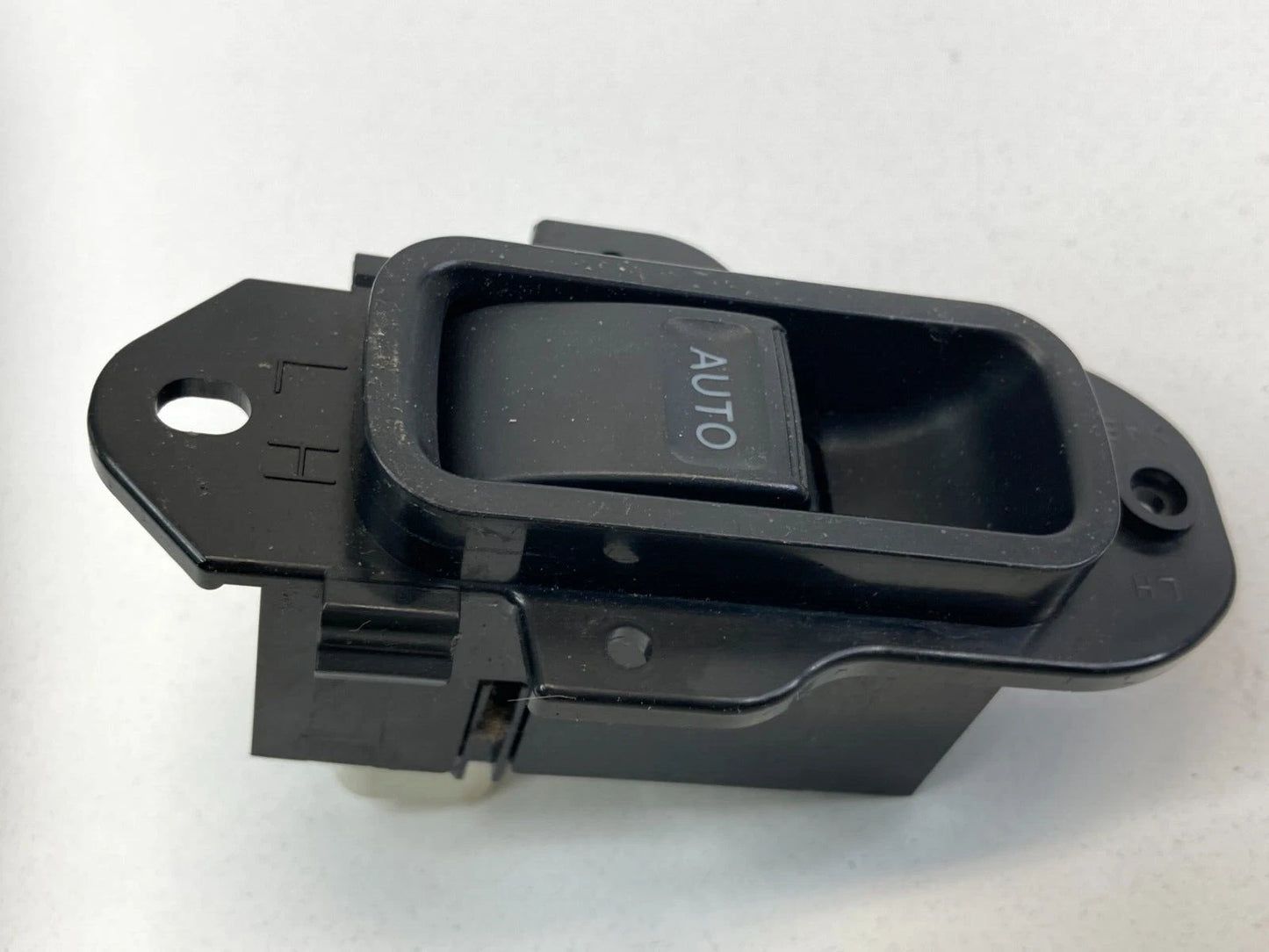 1999-2003 LEXUS RX300 REAR LEFT SIDE DOOR POWER WINDOW CONTROL SWITCH BUTTON OEM