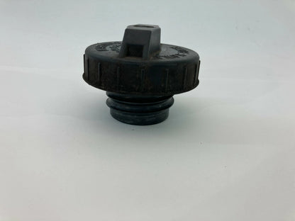 2002 2003 2004 2005 HYUNDAI SONATA FUEL TANK FILLER GAS CAP COVER ASSY OEM
