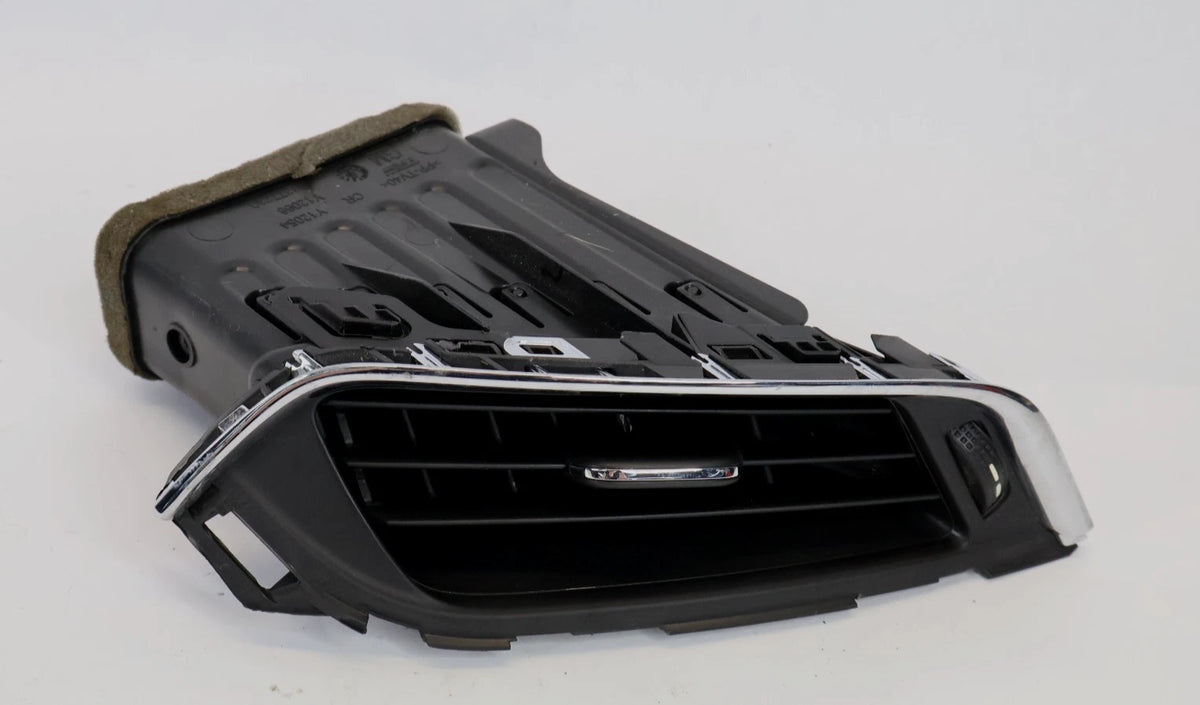 16-19 CHEVROLET CRUZE CENTER RIGHT DASH AC HEATER AIR VENT OUTLET OEM 39128719