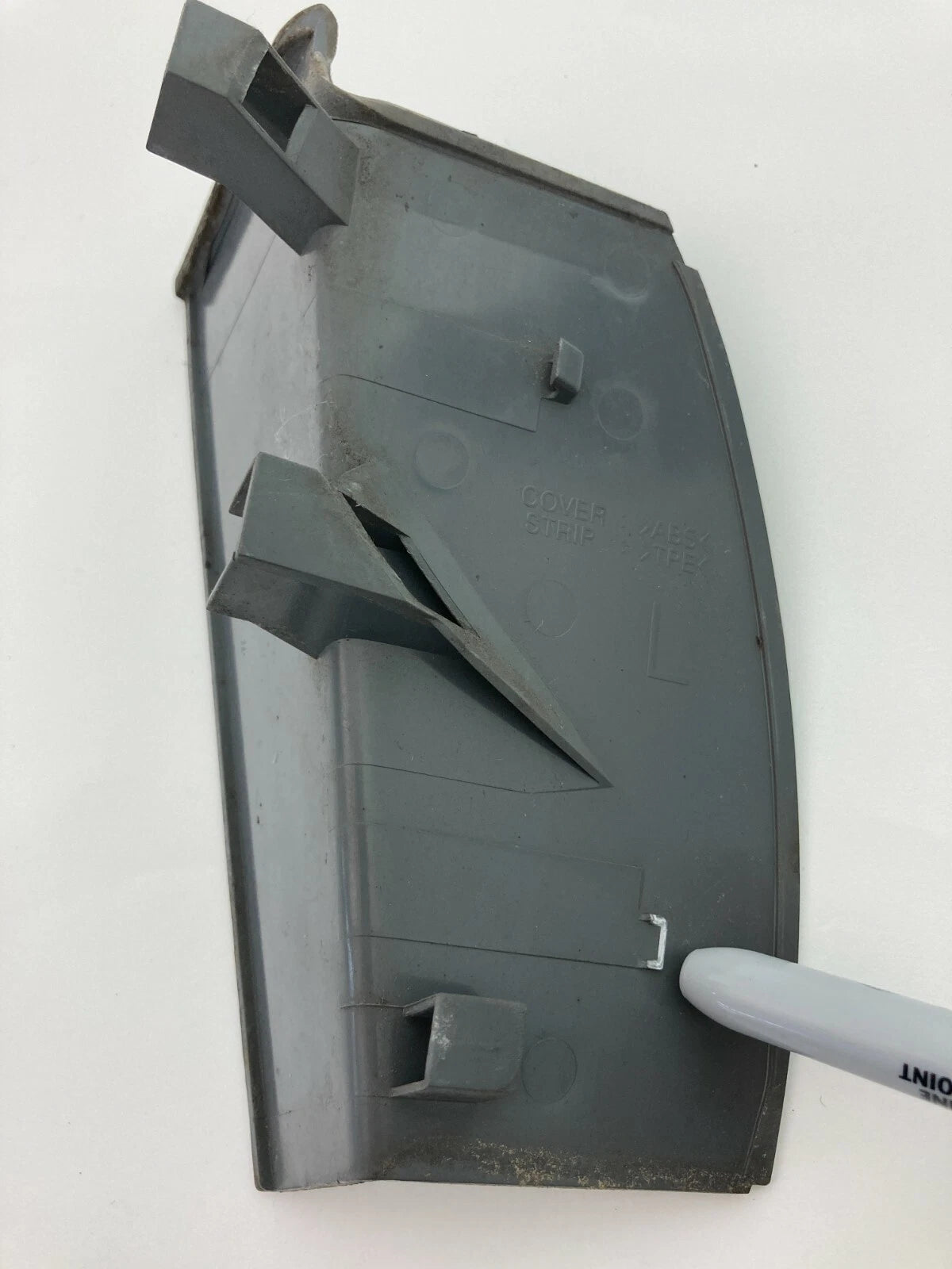 2006 2007 HYUNDAI SONATA REAR LEFT DRIVER SIDE TAIL LIGHT COVER TRIM PANEL