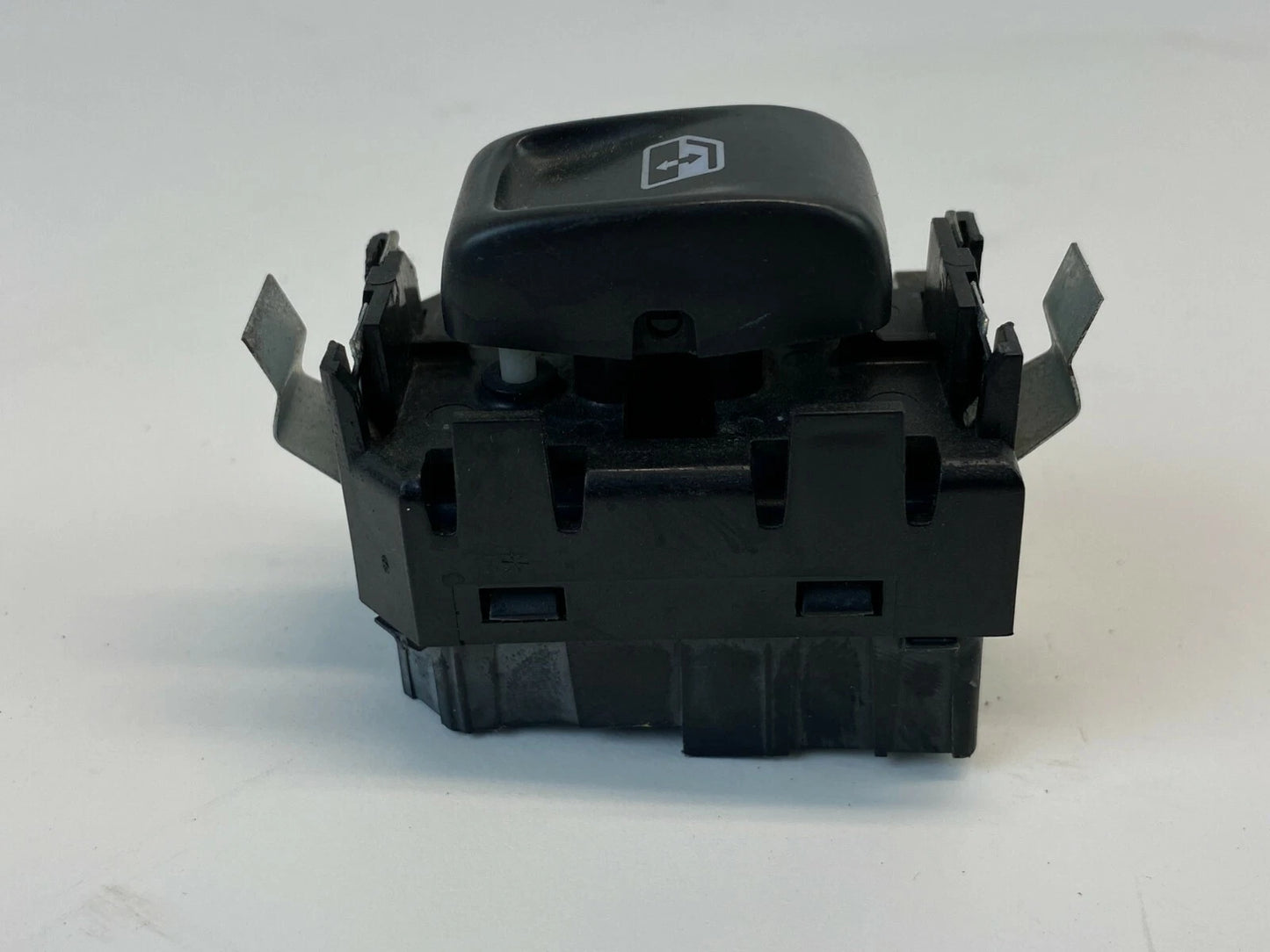 2003 2004 ISUZU ASCENDER REAR RIGHT SIDE WINDOW CONTROL SWITCH 15186676 OEM
