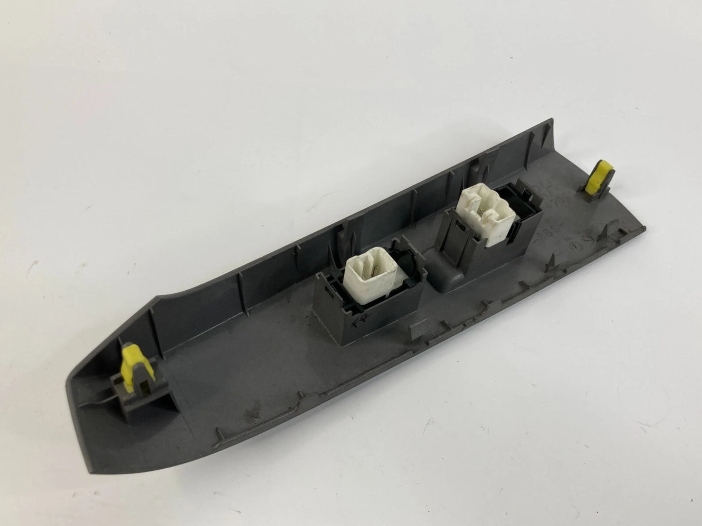 04-09 TOYOTA PRIUS FRONT RIGHT DOOR WINDOW CONTROL SWITCH BEZEL OEM 74231-47090