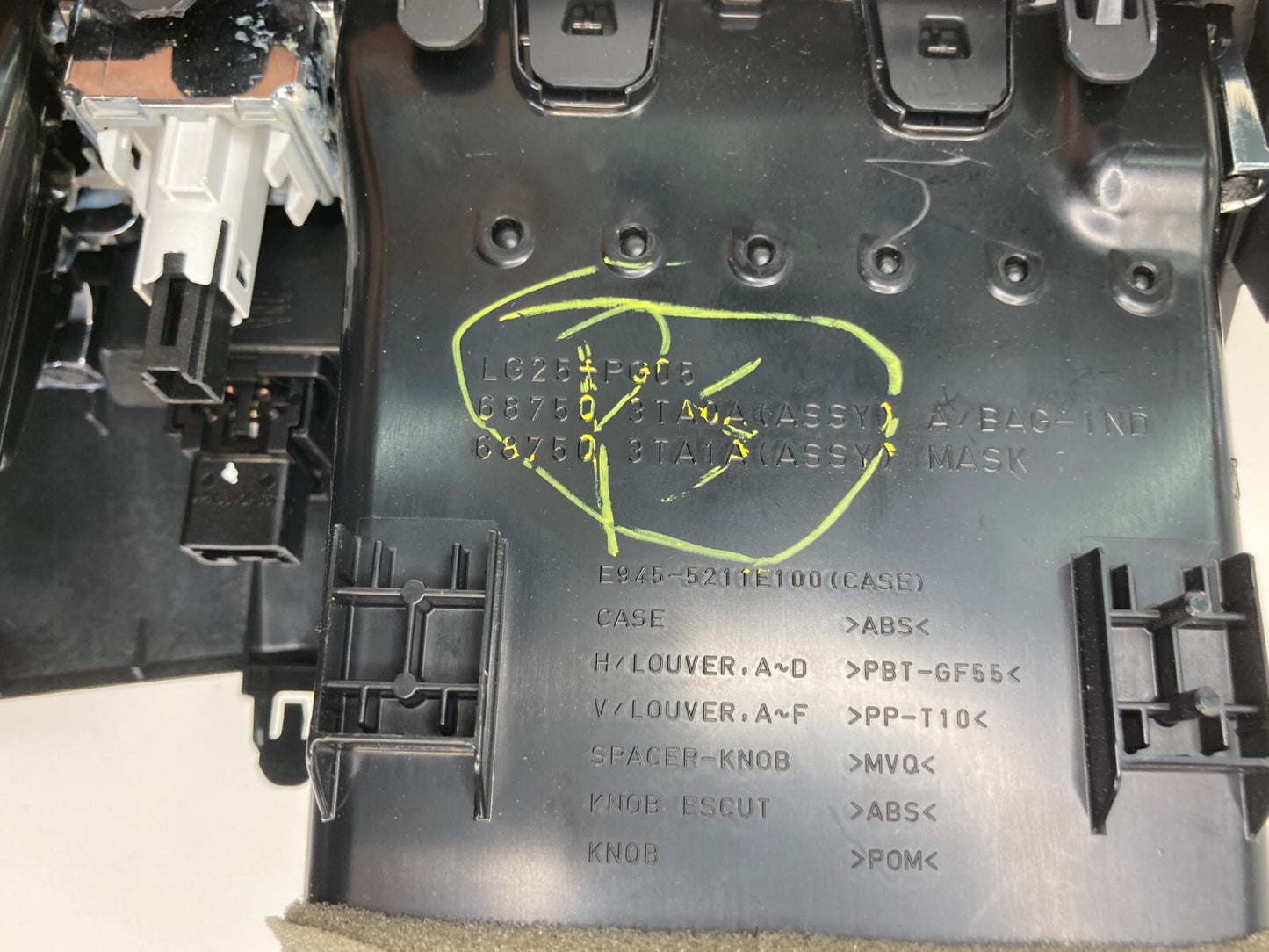 2013-2015 Nissan Altima Dash Center A/C Air Vent Grille Trim Panel 68750-3TA0A