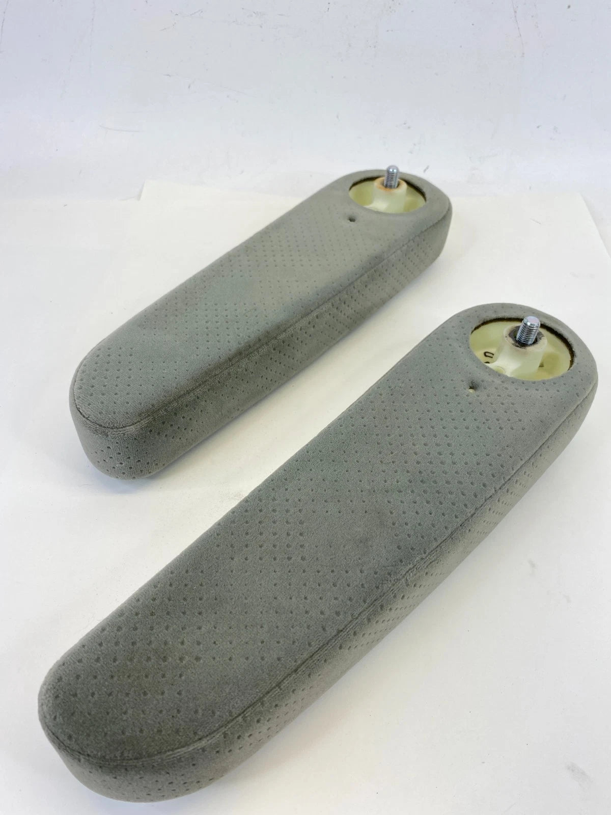 05-10 HONDA ODYSSEY REAR LEFT SIDE LEFT & RIGHT POSITION SEAT ARMREST ARM REST