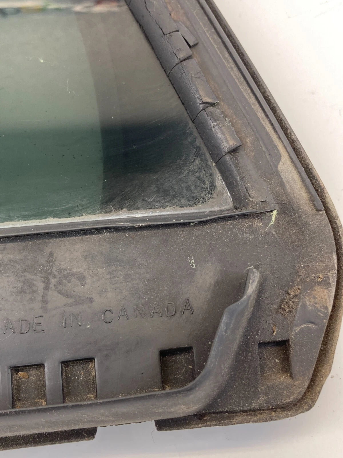 2007-2014 FORD EDGE REAR LEFT SIDE QUARTER VENT WINDOW GLASS 7T43-7825831-A OEM