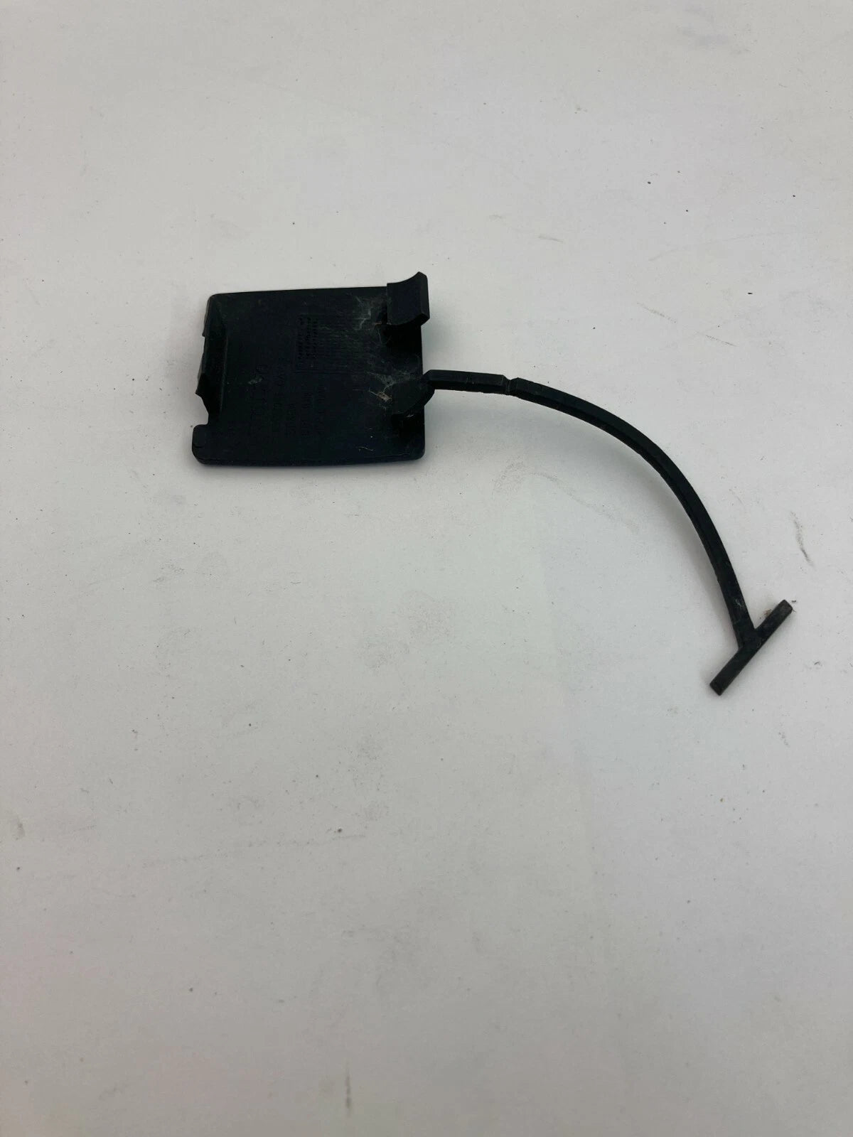 2004-2007 VOLVO S40 SEDAN REAR BUMPER TOW HOOK EYE CAP COVER TRIM 30678001 OEM