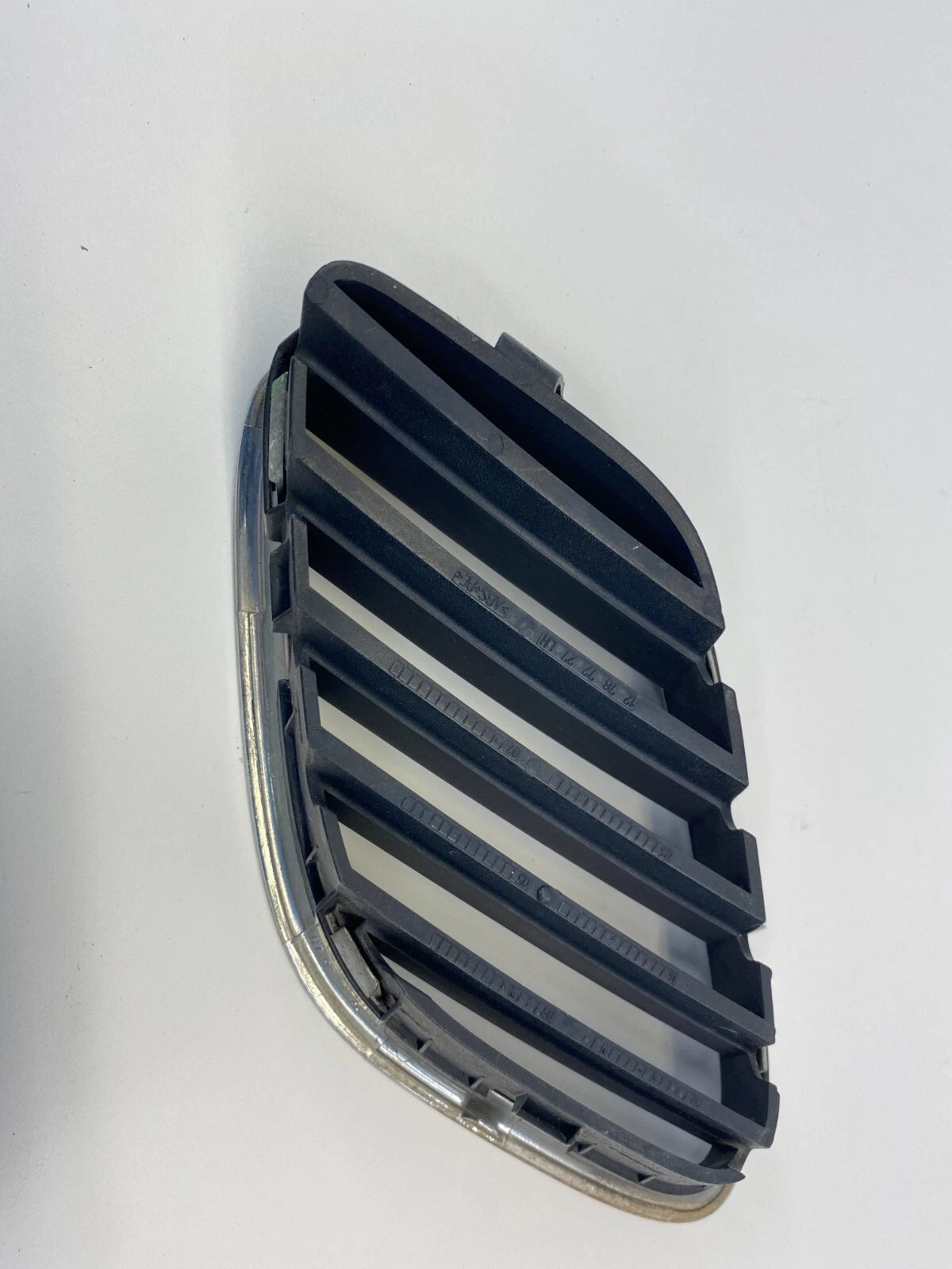 03-07 SAAB 9-3 CONVERTIBLE FRONT BUMPER LEFT UPPER GRILLE INSERT 12787226 OEM