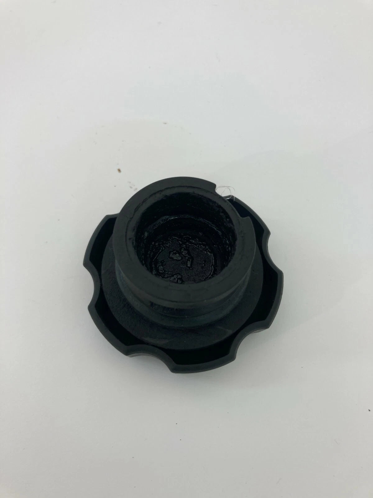 2004 2005 2006 2007 2008 ISUZU ASCENDER ENGINE OIL FILLER CAP LID SAE 5W-30 ASSY