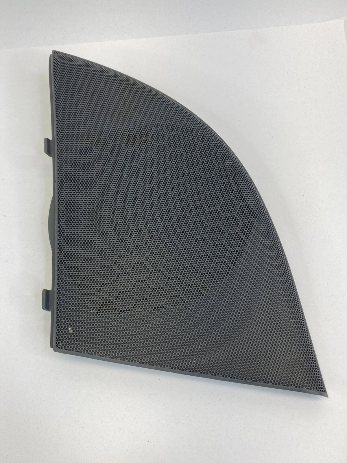 05-07 HONDA ODYSSEY REAR RIGHT SIDE 3RD ROW SPEAKER GRILLE COVER TRIM 84612-SHJ