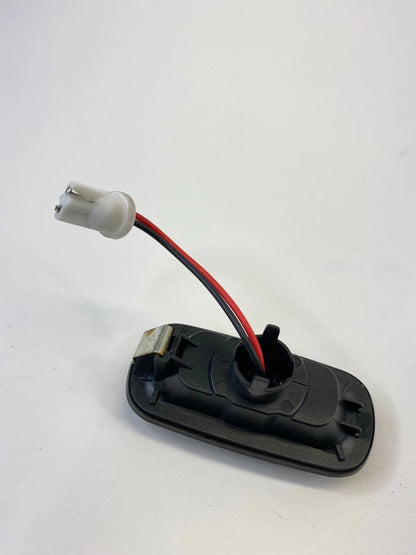 06-08 AUDI A3 RIGHT SIDE TURN SIGNAL LIGHT LED MARKER FENDER LAMP AFTERMARKET
