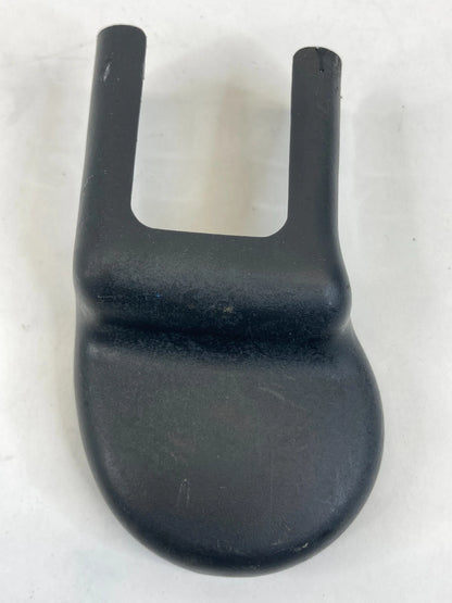 11-16 HYUNDAI ELANTRA FRONT LEFT SEAT INNER RIGHT SIDE TRACK END COVER CAP TRIM