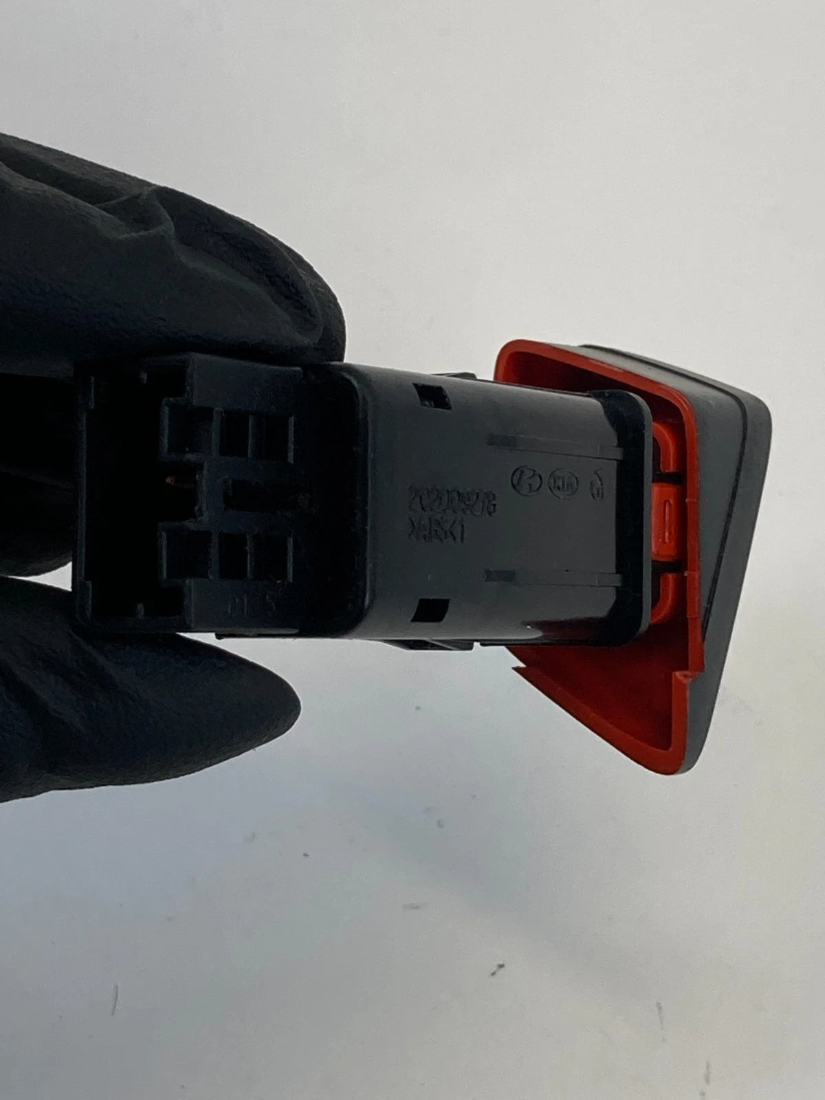 2011-2014 HYUNDAI SONATA DASH EMERGENCY HAZARD WARNING CONTROL SWITCH 202009278