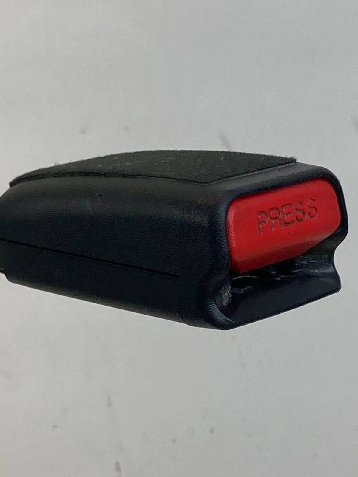 2016-2018 KIA SORENTO FRONT LEFT DRIVER SIDE SEAT BELT BUCKLE ASSEMBLY OEM