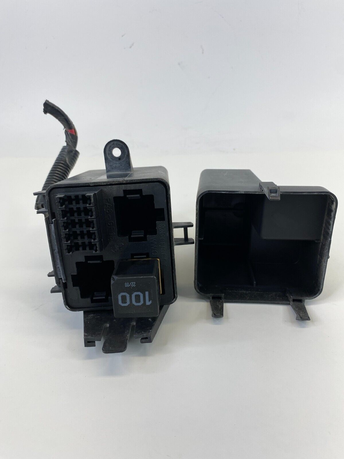 2001 Volkswagen Jetta 2.8L A/T Engine Fuse Relay Box Junction 1J0941389 OEM